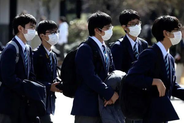 日本学生的校服