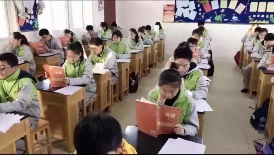 同桌的你与你一路同行——江阴市初级中学校服 同桌的你与你一路同行——江阴市初级中学校服