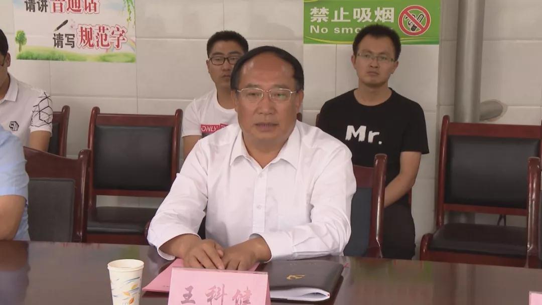 情系老区教育，爱洒会宁学子 | 同桌的你校服将爱心播撒甘肃会宁！