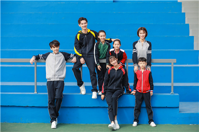 中小学生的校服规范标准是什么？