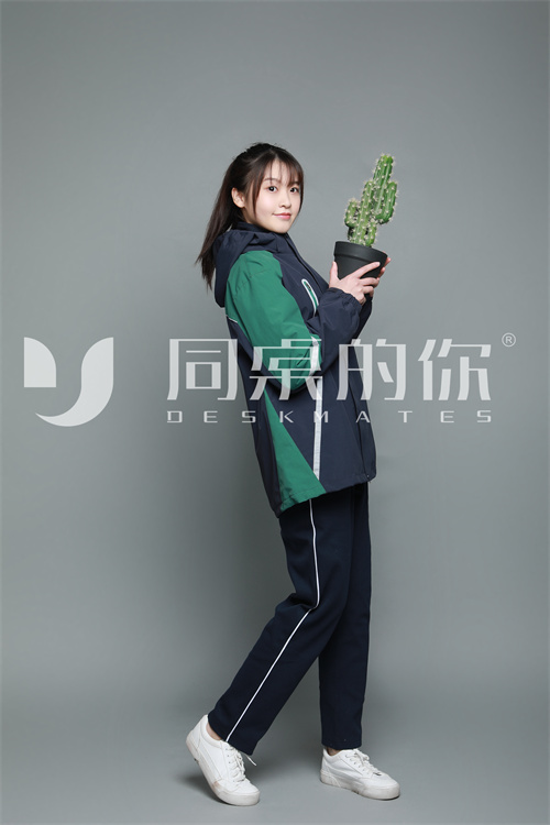 实验小学的校服 实验小学的校服