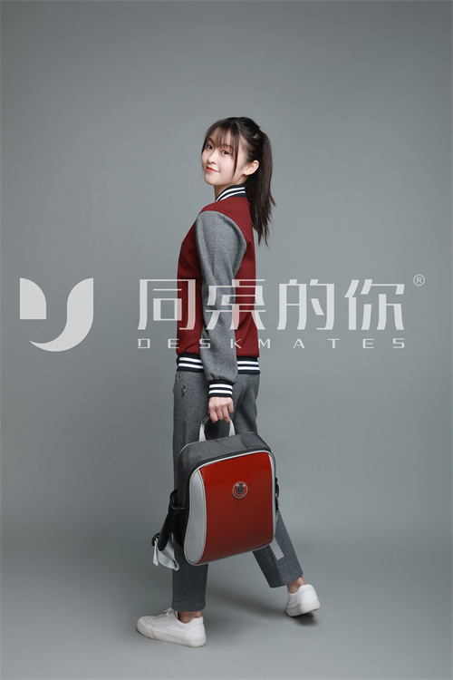 中学生校服