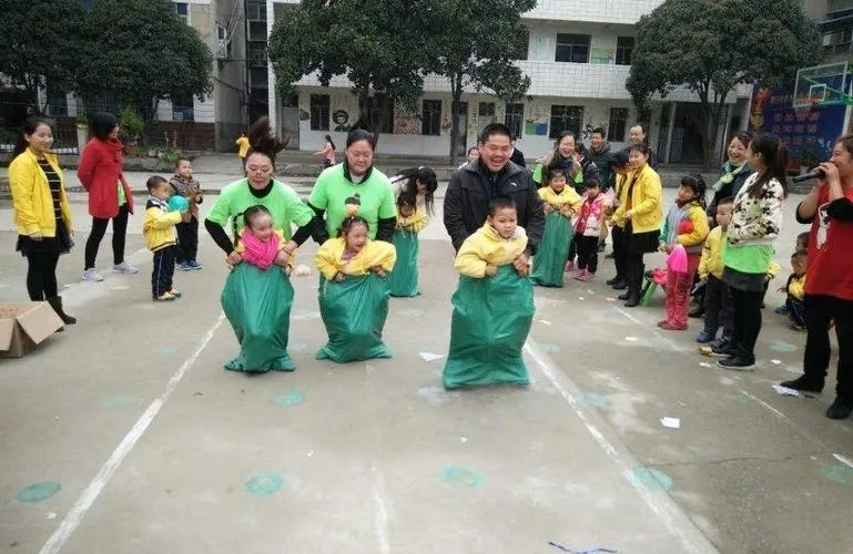 市面上存在的学校校服问题