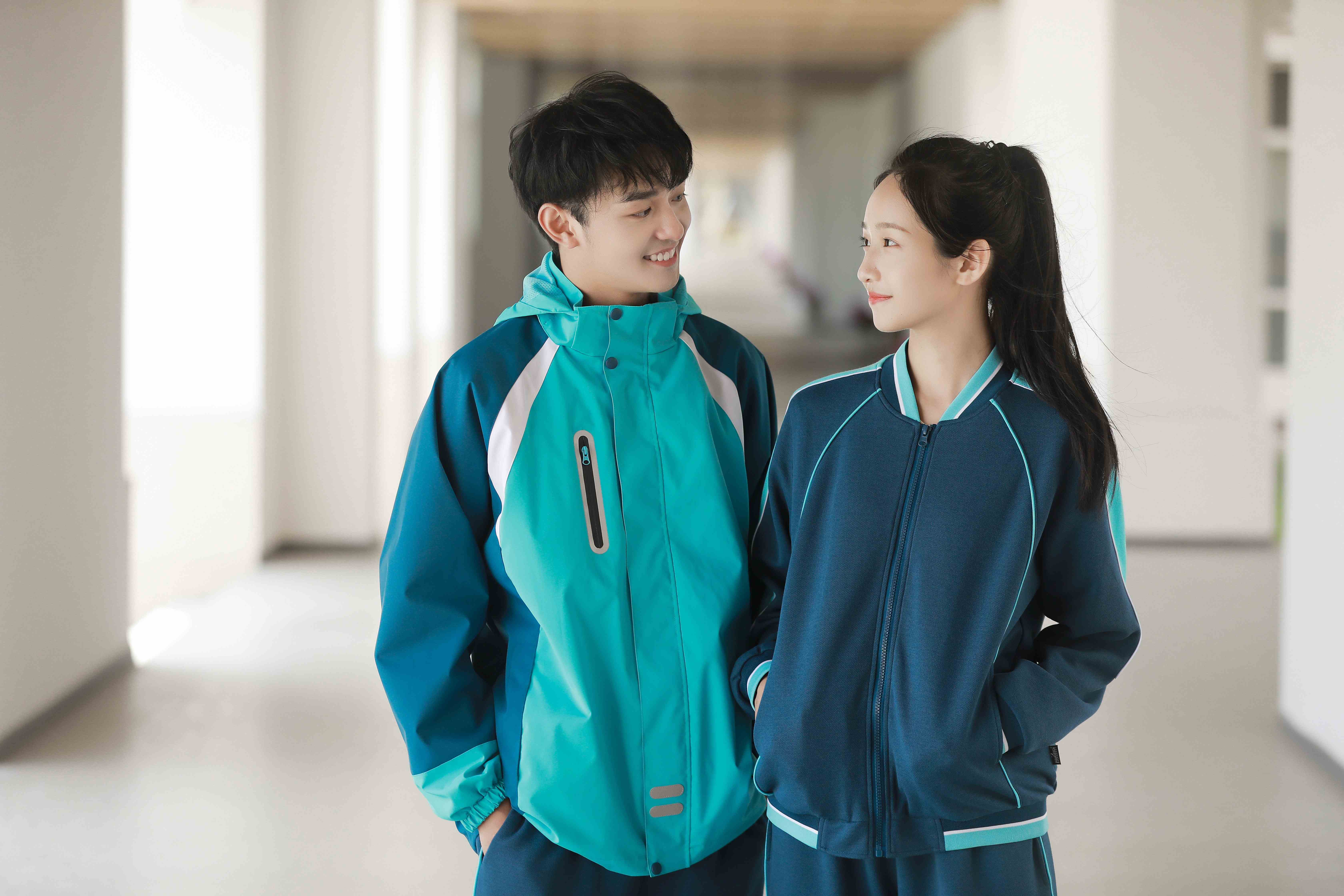 校服冲锋衣