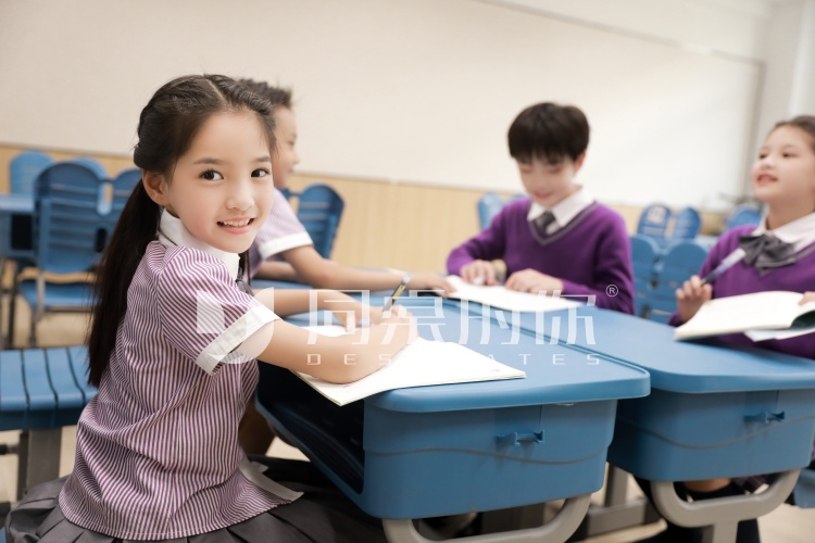 江苏小学校服定做多少钱